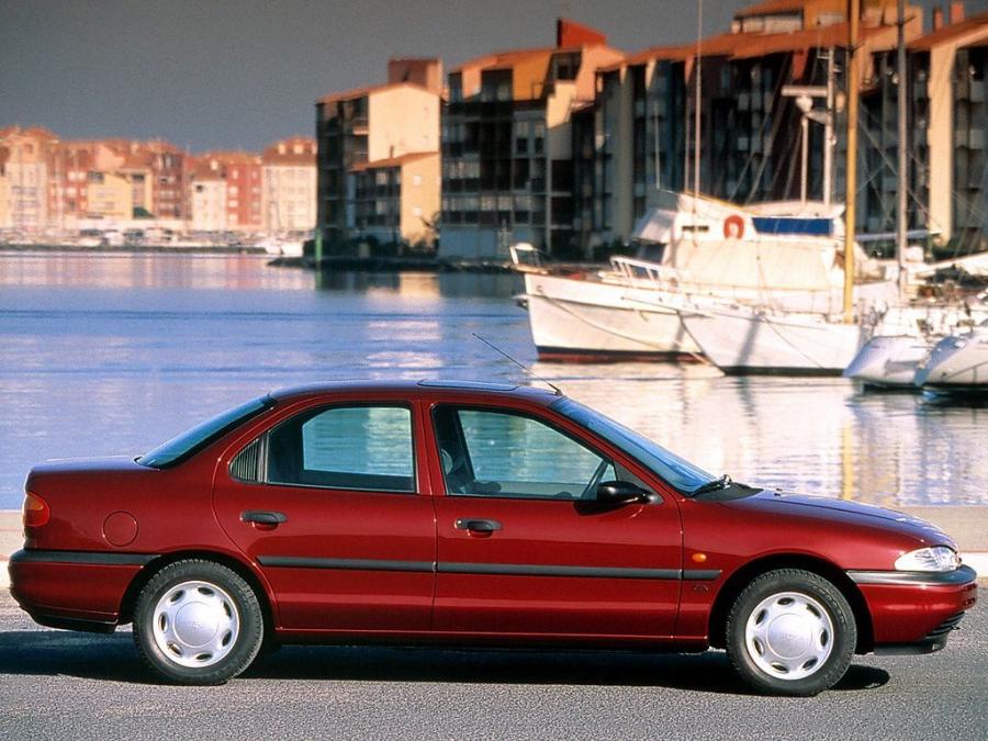  Ford Mondeo Sedan 1993 года  (UK) (фото 2 из 2)